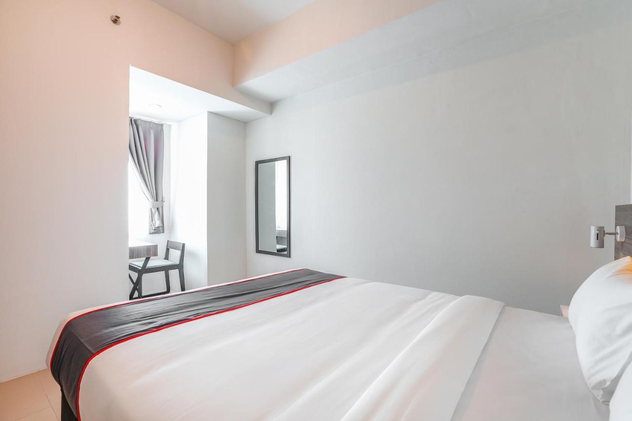 Super Oyo Collection O 16 Vittoria Residence Cakarta Dış mekan fotoğraf