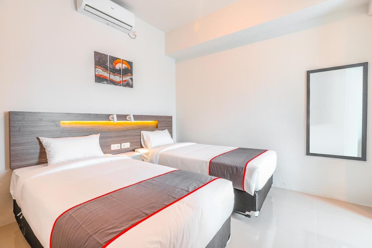 Super Oyo Collection O 16 Vittoria Residence Cakarta Dış mekan fotoğraf