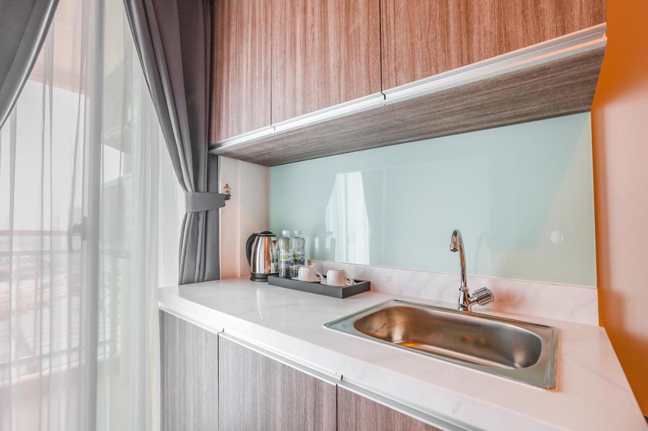 Super Oyo Collection O 16 Vittoria Residence Cakarta Dış mekan fotoğraf