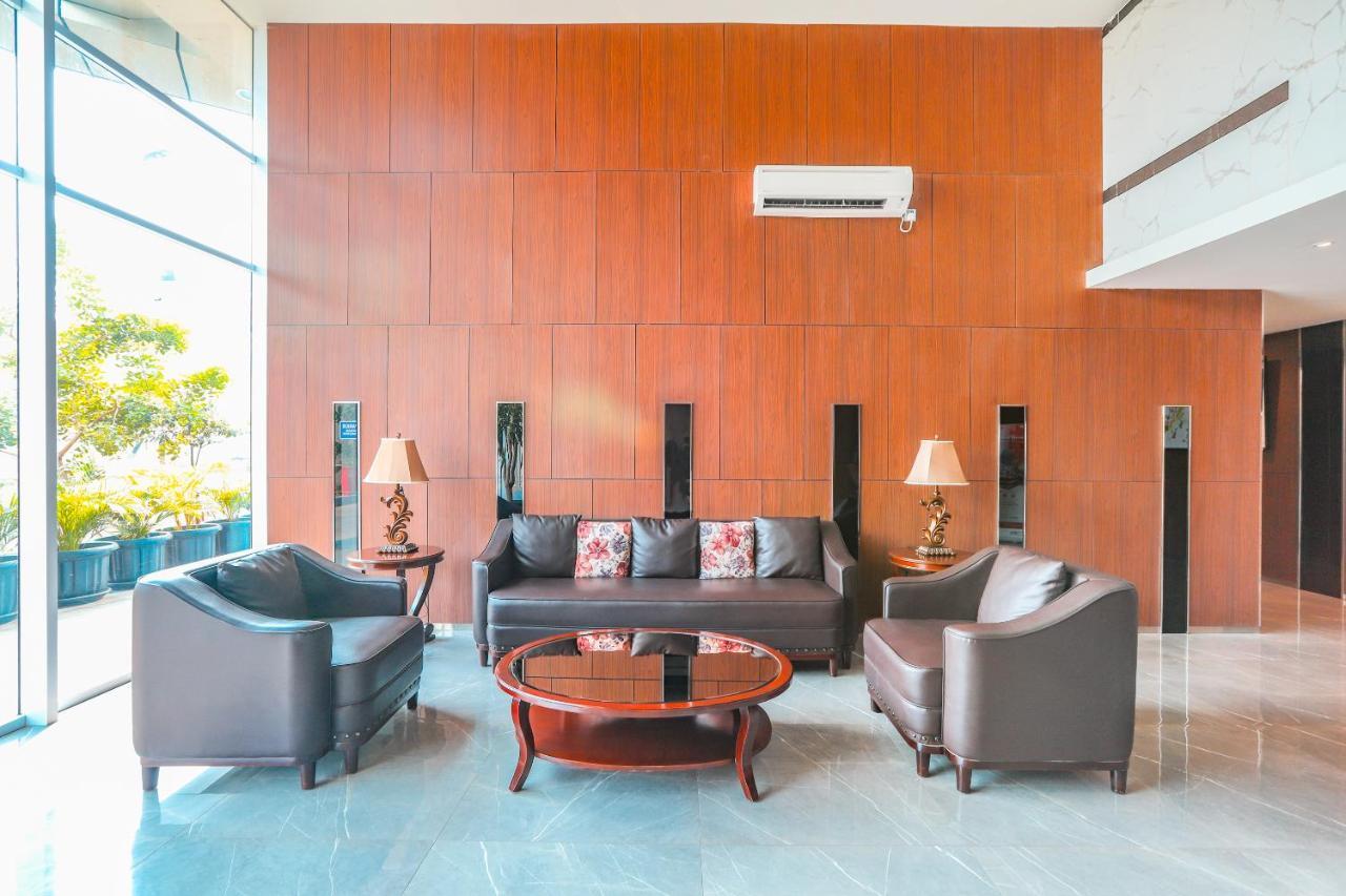 Super Oyo Collection O 16 Vittoria Residence Cakarta Dış mekan fotoğraf