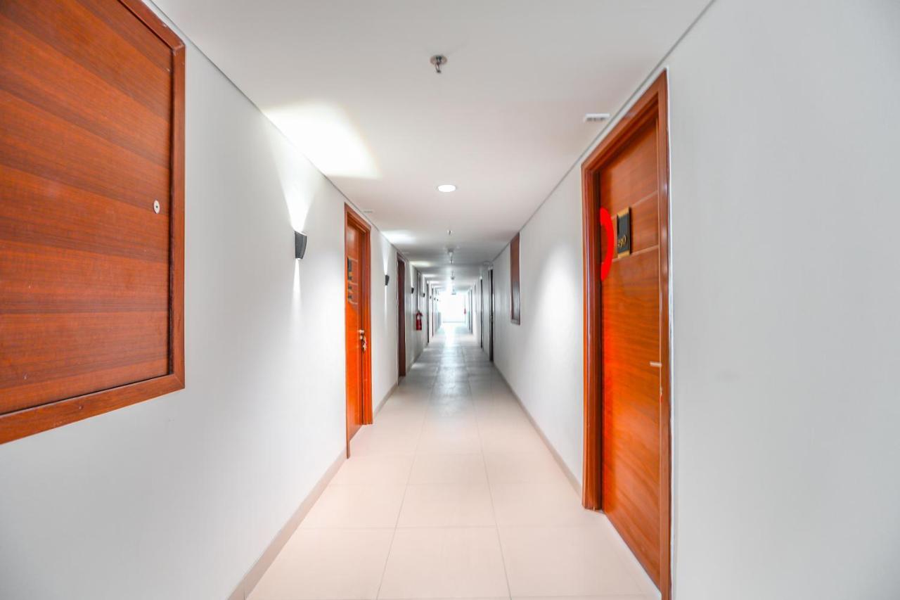 Super Oyo Collection O 16 Vittoria Residence Cakarta Dış mekan fotoğraf