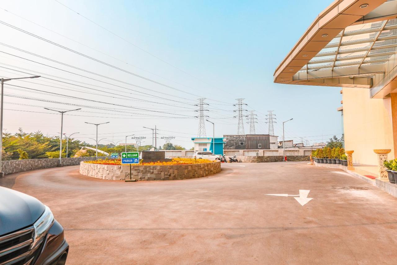 Super Oyo Collection O 16 Vittoria Residence Cakarta Dış mekan fotoğraf