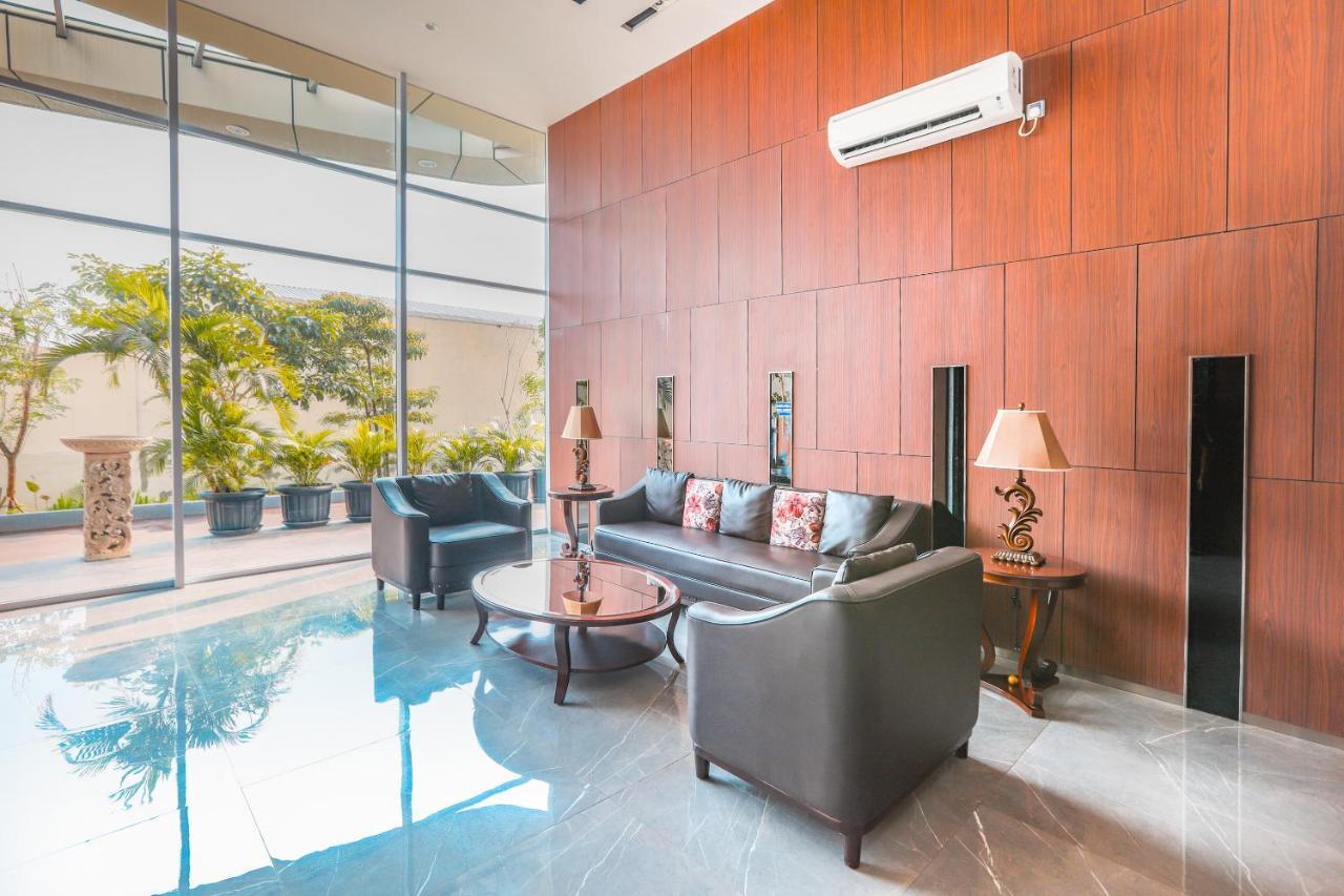 Super Oyo Collection O 16 Vittoria Residence Cakarta Dış mekan fotoğraf